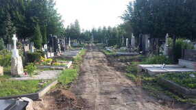 Cesta - městský hřbitov Prostějov