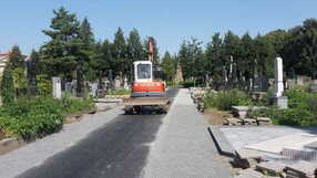 Cesta - městský hřbitov Prostějov